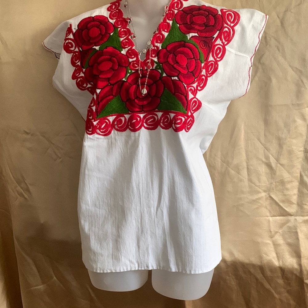 White artesanal blouse